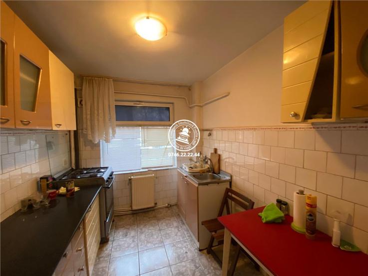 Vanzare apartament 3 camere, Podu Ros, Iasi