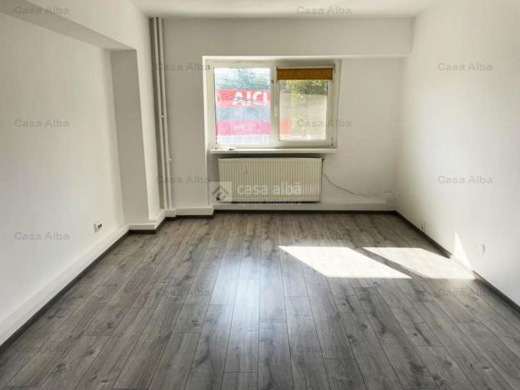 Pacurari - apartament cu 3 camere, recent renovat, nemobilat