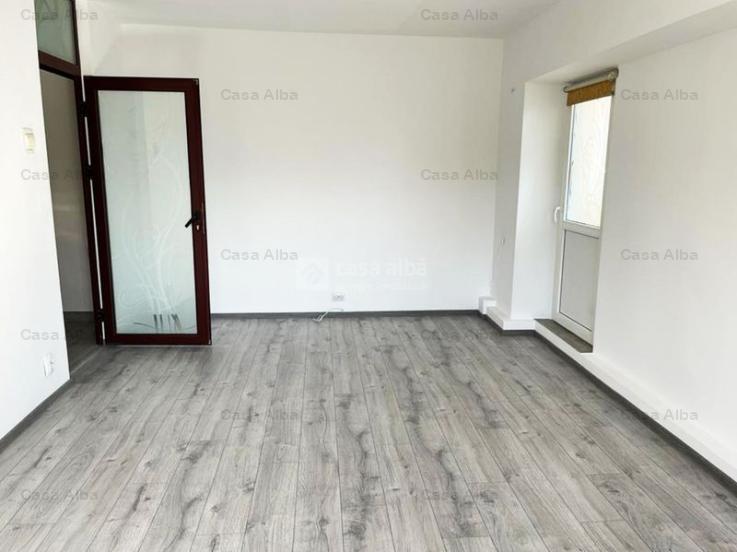 Pacurari - apartament cu 3 camere, recent renovat, nemobilat