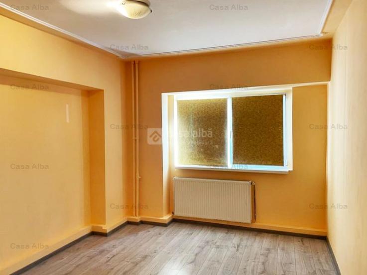 Pacurari - apartament cu 3 camere, recent renovat, nemobilat