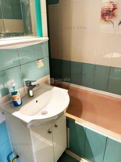 Pacurari - apartament cu 3 camere, recent renovat, nemobilat