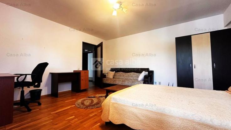 Apartament 1 camera decomandat, Podul de Fier, etaj 2