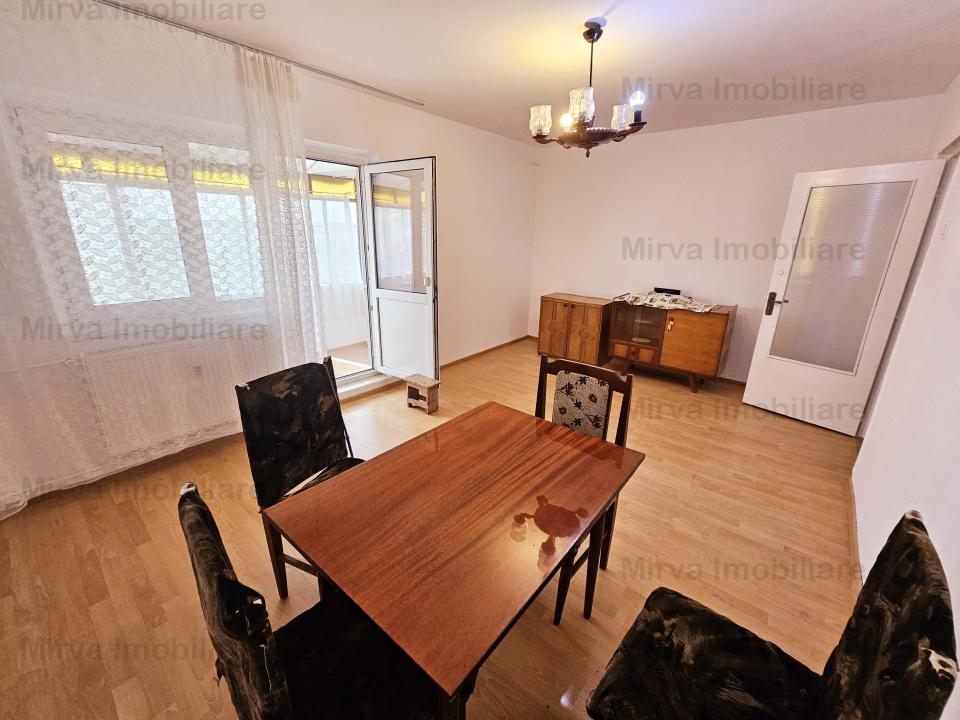 Vanzare apartament 2 camere, 2 balcoane, decomandat, zona Ienachita Vacarescu