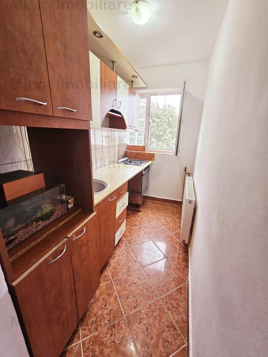 Vanzare apartament 2 camere, zona Malu Rosu