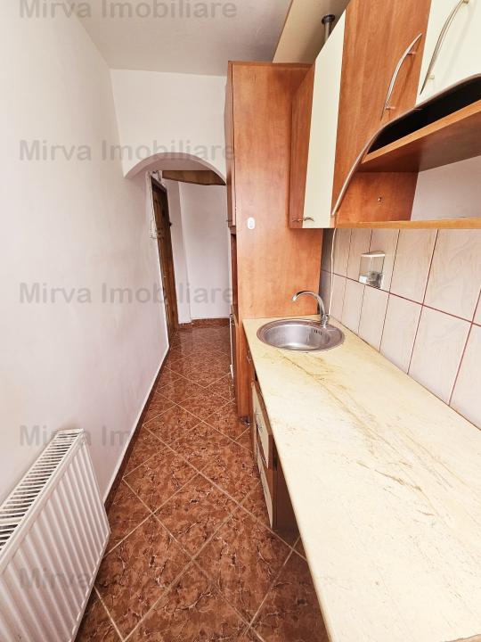 Vanzare apartament 2 camere, zona Malu Rosu