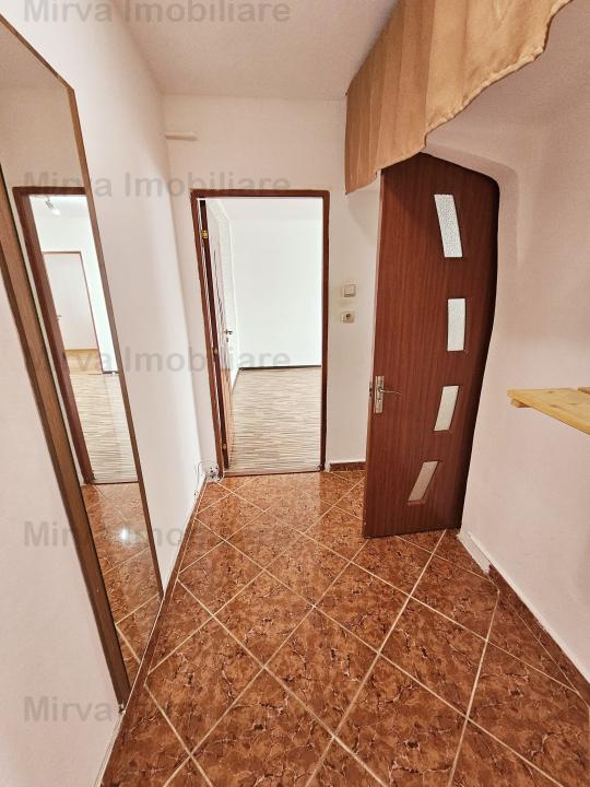 Vanzare apartament 2 camere, zona Malu Rosu