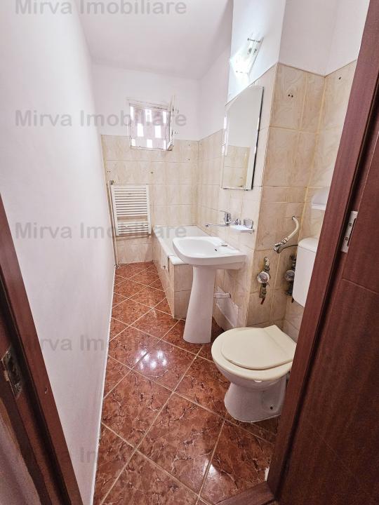 Vanzare apartament 2 camere, zona Malu Rosu