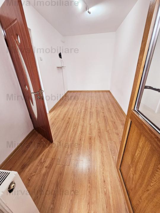 Vanzare apartament 2 camere, zona Malu Rosu