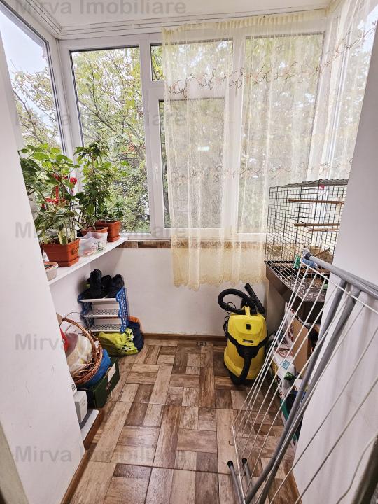 Vanzare apartament 2 camere, semi mobilat si utilat, zona Malu Rosu