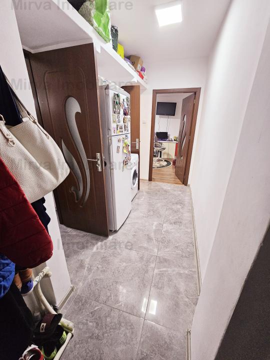 Vanzare apartament 2 camere, semi mobilat si utilat, zona Malu Rosu