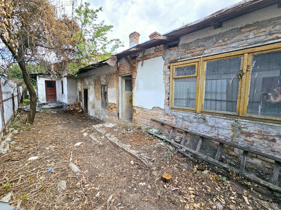 Vanzare casa 5 camere, necesita renovare, zona Transilvaniei