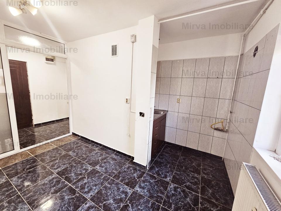 Vanzare apartament 2 camere, decomandat, zona Mihai Bravu