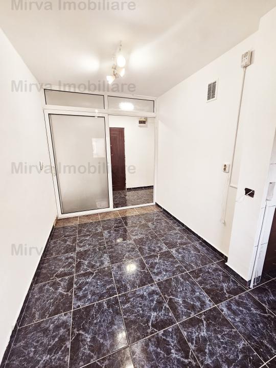 Vanzare apartament 2 camere, decomandat, zona Mihai Bravu