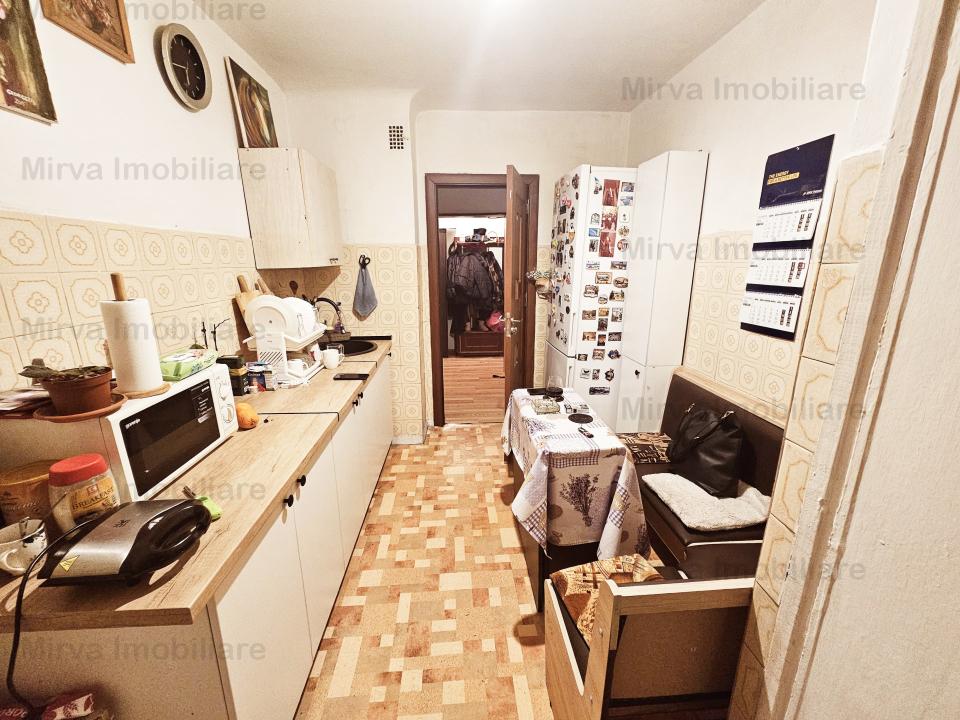 Vanzare apartament 3 camere, 2 bai, zona Republicii-Caraiman