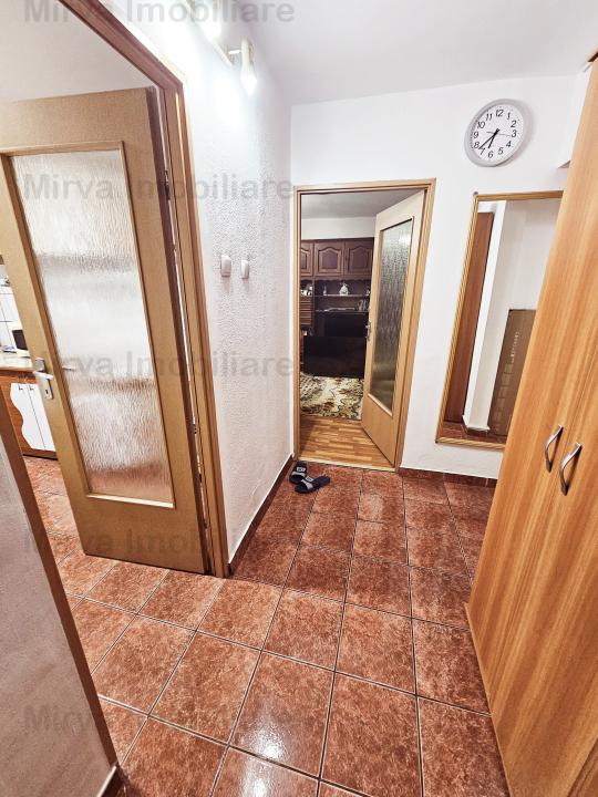 Vanzare apartament 3 camere, 2 bai, etaj 1, zona Cantacuzino