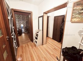 Vanzare apartament 3 camere, 2 bai, zona Republicii-Caraiman