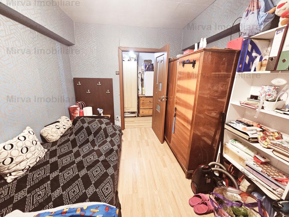 Vanzare apartament 3 camere, 2 bai, zona Republicii-Caraiman