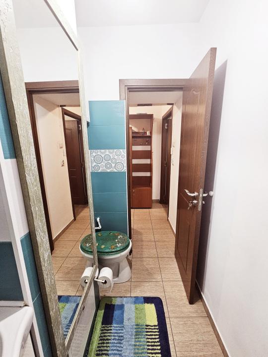 Vanzare apartament 3 camere, etajul 1, mobilat si utilat, zona Malu Rosu