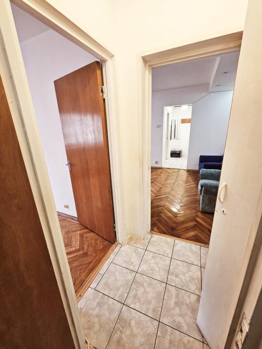 Vanzare apartament 2 camere, etaj 2, necesita renovare, zona Nord