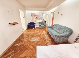 Vanzare apartament 2 camere, etaj 2, necesita renovare, zona Nord