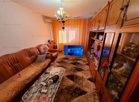 Vanzare apartament 3 camere, decomandat, zona Mihai Bravu