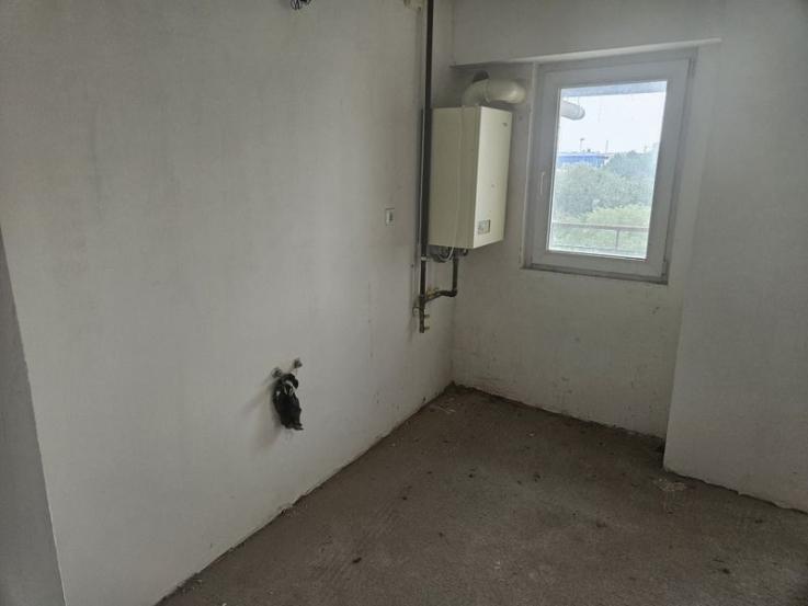 Vând apartament semifinisat în Prundu - etaj 6, bloc nou cu lift