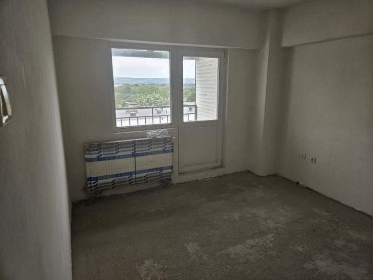 Vând apartament semifinisat în Prundu - etaj 6, bloc nou cu lift