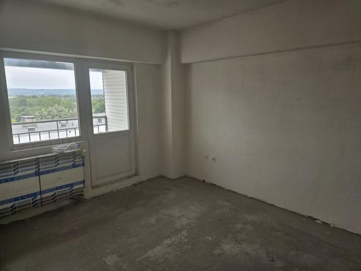 Vând apartament semifinisat în Prundu - etaj 6, bloc nou cu lift