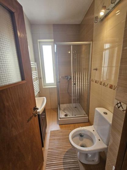 Inchiriere apartament spatios, bloc nou, garaj, Craiovei