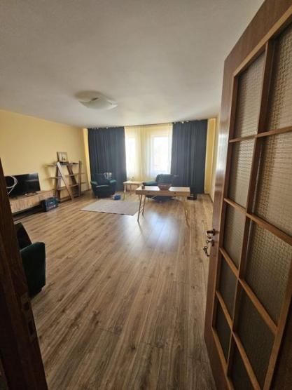 Inchiriere apartament spatios, bloc nou, garaj, Craiovei