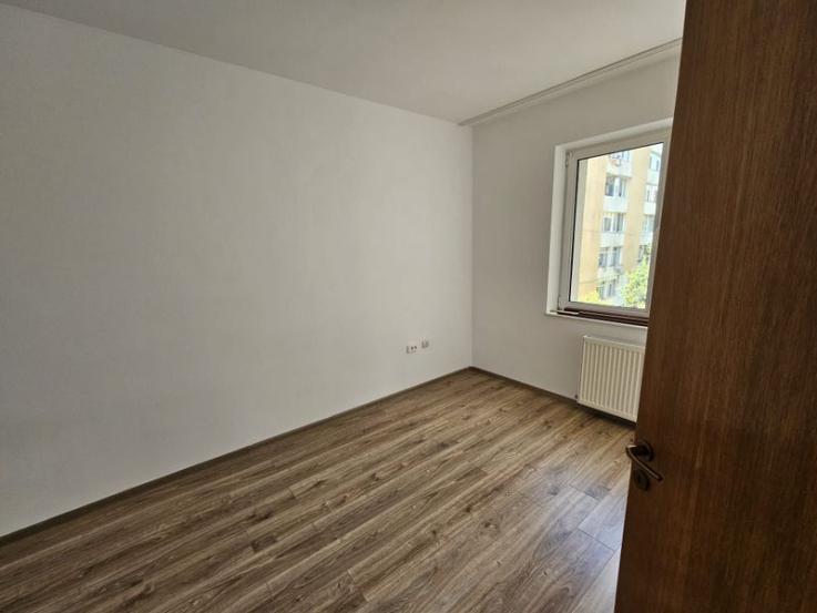 Inchiriere apartament spatios, bloc nou, garaj, Craiovei