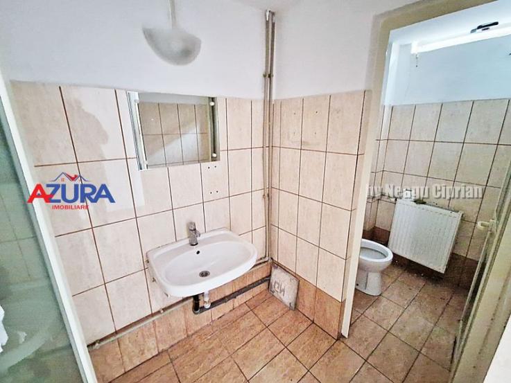 AZURA Imobiliare - Spatiu Comercial Stradal Pitesti, Vitrina Mare