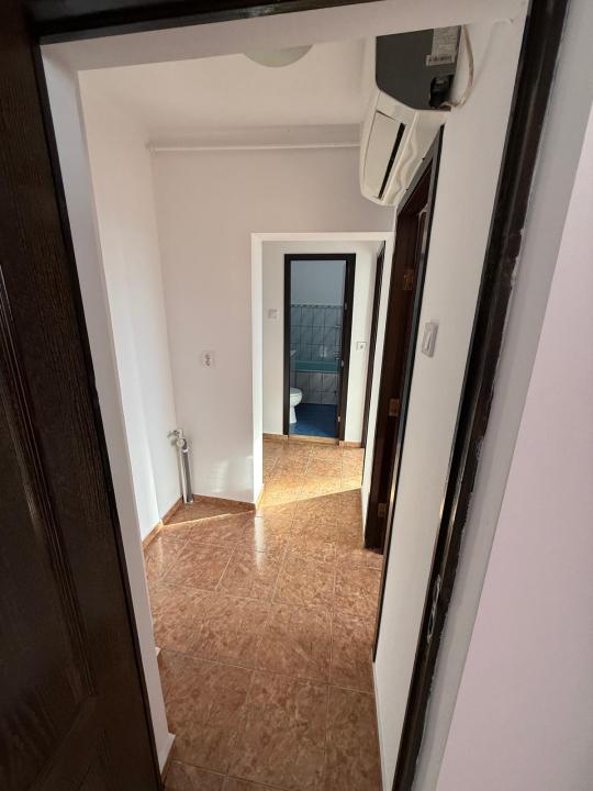 De vanzare 2 camere Brancoveanu - Lamotesti - RENOVAT Mobilat  