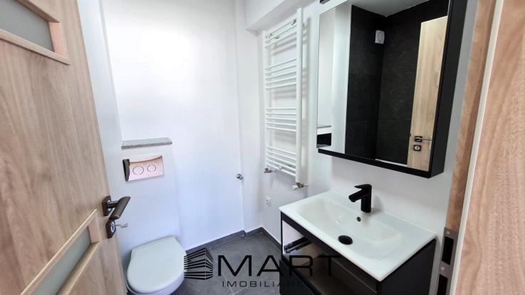 Apartament 3 camere 66 mp Calea Cisnadiei