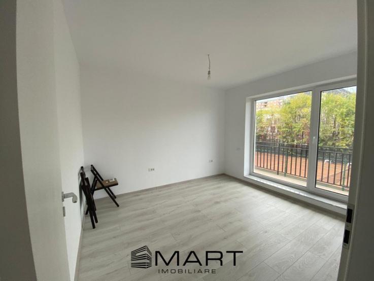 Apartament 2 camere, zona Tractorul