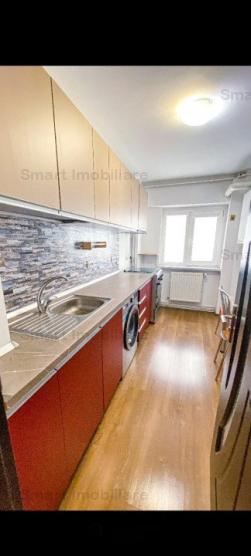 Apartament 2 camere - decomandat, zona Toamnei