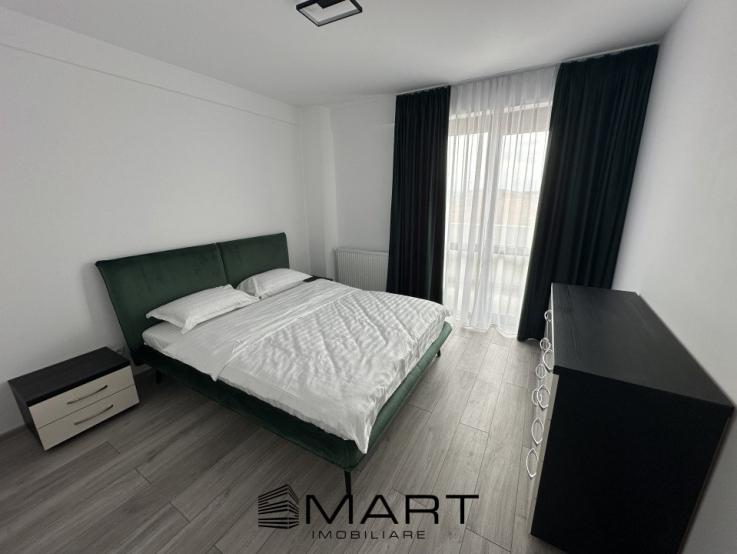 Apartament bloc nou,3 camere, etaj 3 cu lift,  loc de parcare zona Doamna Stanca