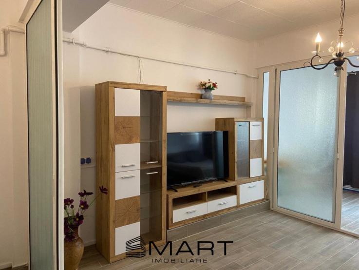 Apartament 3 camere zona Strand 2