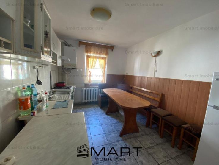 Apartament 3 camere, 2 bai, 2 balcoane si pivnita, et. 2/4 decomandat