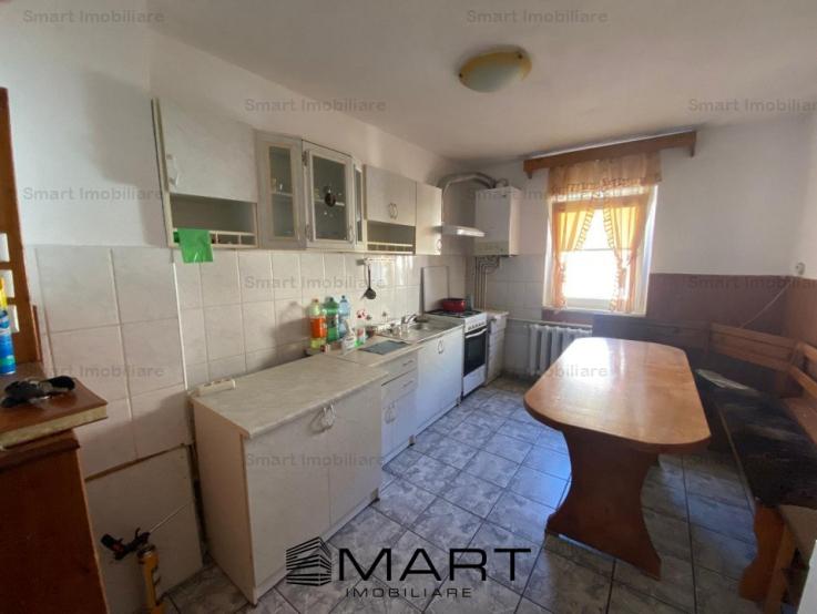 Apartament 3 camere, 2 bai, 2 balcoane si pivnita, et. 2/4 decomandat