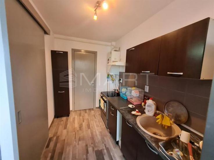 Apartament 2 camere etaj 3/3, zona Coresi