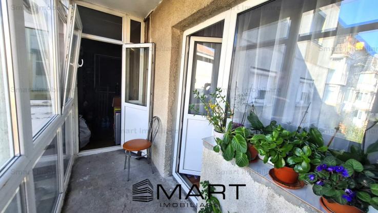 Apartament 3 camere 66mp zona Vasile Aaron