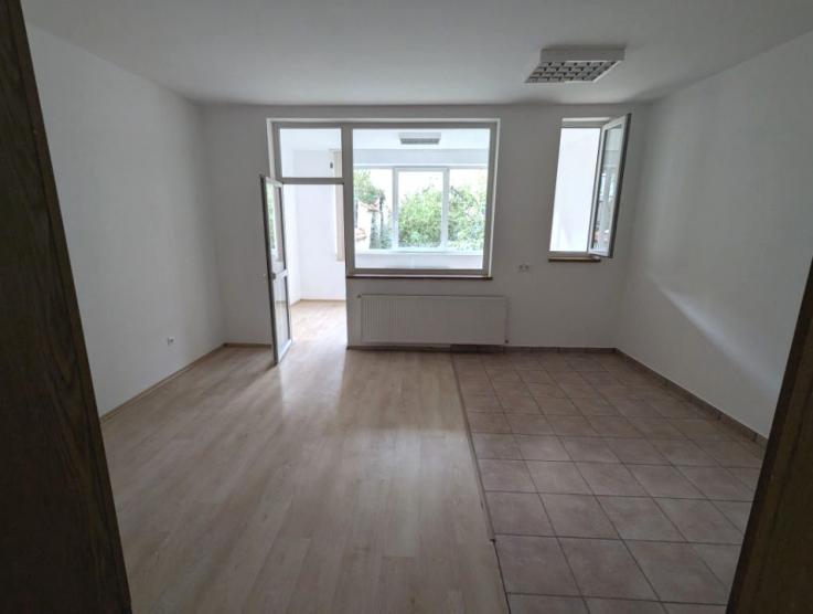 Apartament 2 camere ultracentral,posibilitate birouri