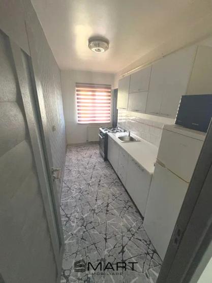 Apartament 2 camere decomandate zona Vasile Aron