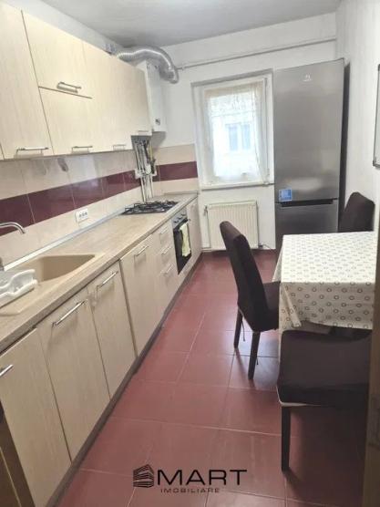 Apartament 3 camere decomandate zona Vasile Aaron