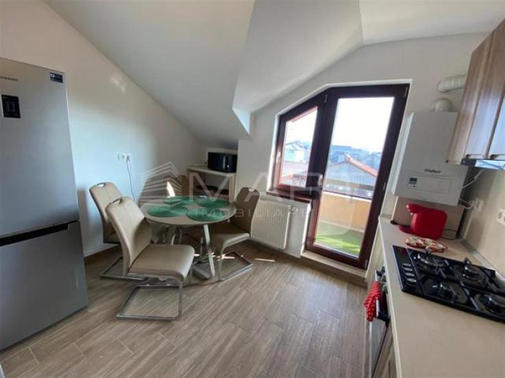 Apartament 3 camere zona Tractorul