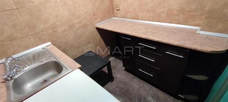 Apartament 3 camere, zona Centrul Vechi