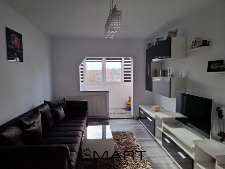 Apartament renovat, 3 camere, complet mobilat – Vasile Aaron, Sibiu cu balcon