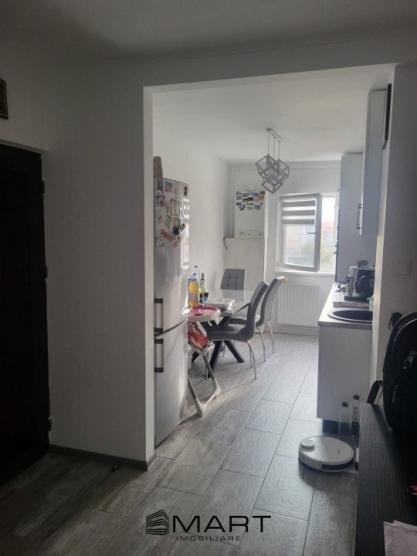 Apartament renovat, 3 camere, complet mobilat – Vasile Aaron, Sibiu cu balcon