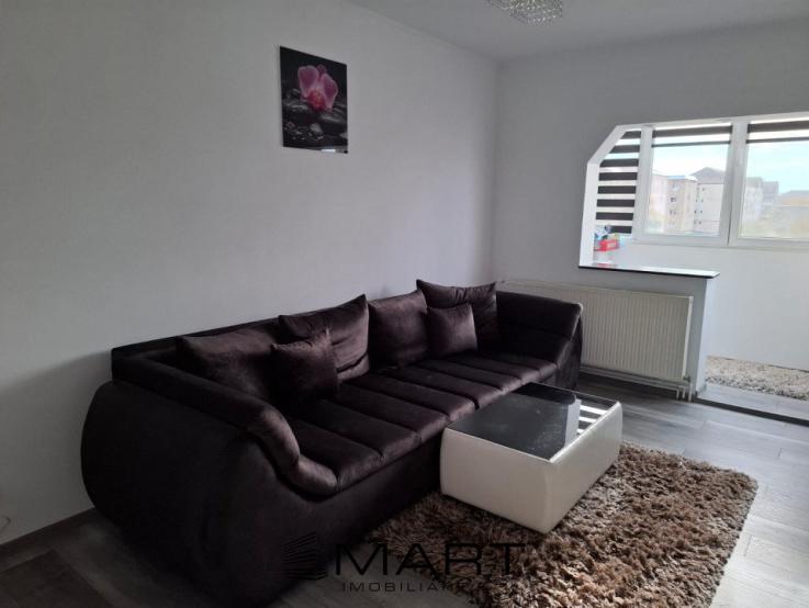 Apartament renovat, 3 camere, complet mobilat – Vasile Aaron, Sibiu cu balcon